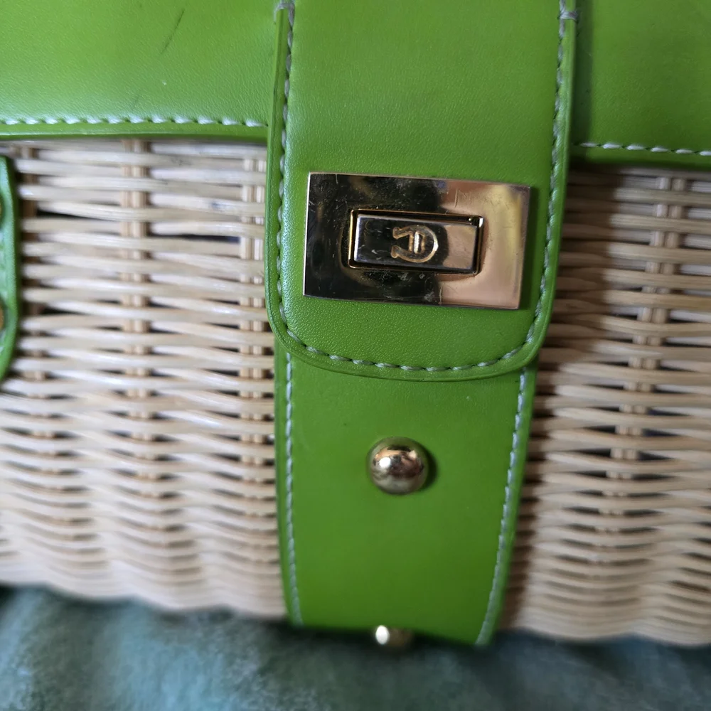 Etienne Aigner Green and Tan Shoulder Bag - Picture 5 of 11